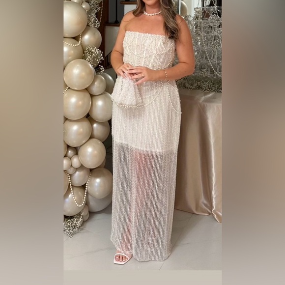 Rosie Etienne Strapless White Gown - Picture 2 of 4